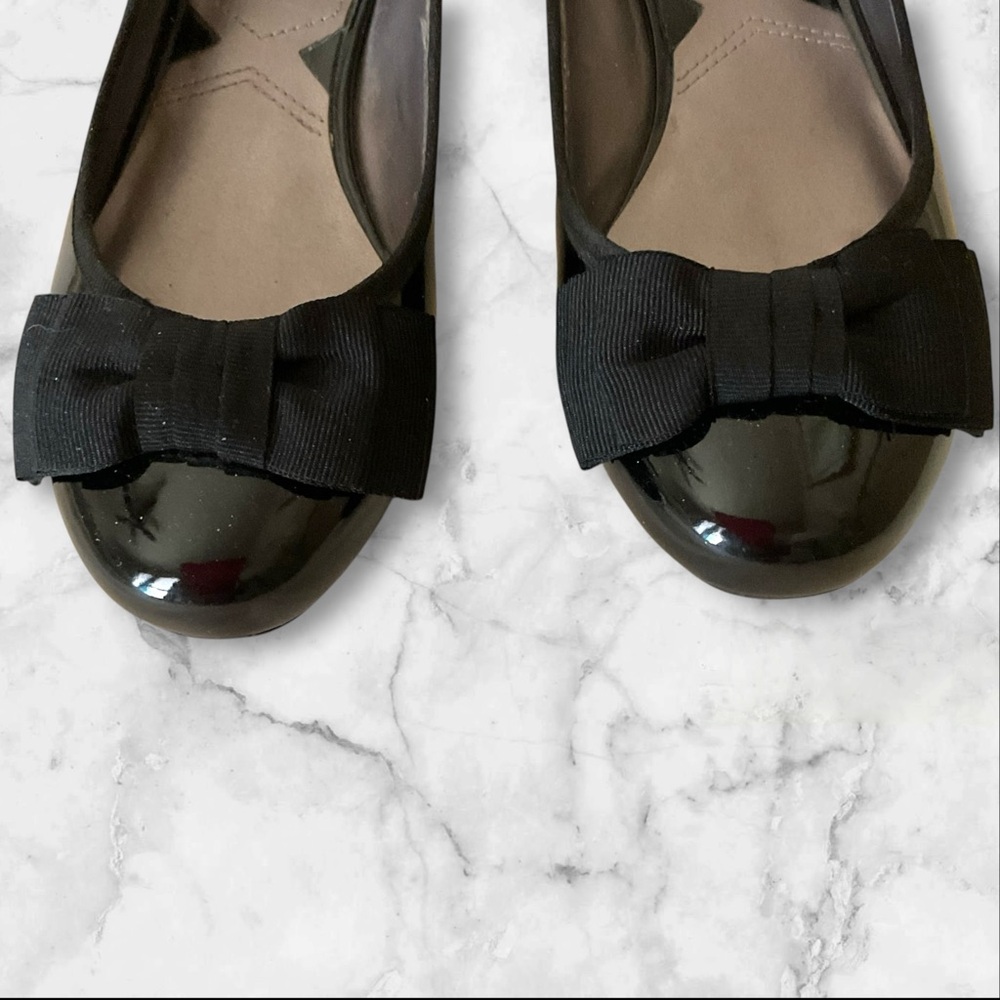 Adrienne Vittadini Black Patent Leather Flats with Bows Size 7 - Picture 7 of 15